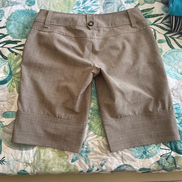 Guess Bermudas - Picture 2 of 4